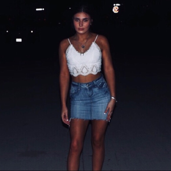 Tilly's Tops - white cropped lace tank